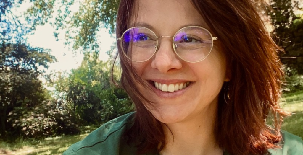 Adina Guerry, praticienne de soins de bien-être avec le rebozo dans le Puy-de-Dôme.